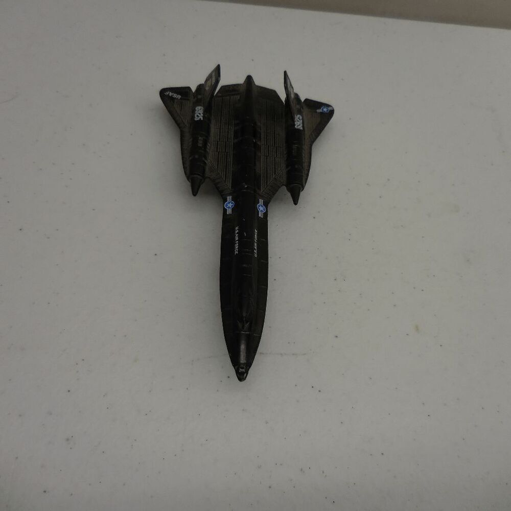 USAF Lockheed SR-71 Blackbird 1/200 Diecast Model Broken Off Stand